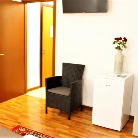 Venice Homestay *